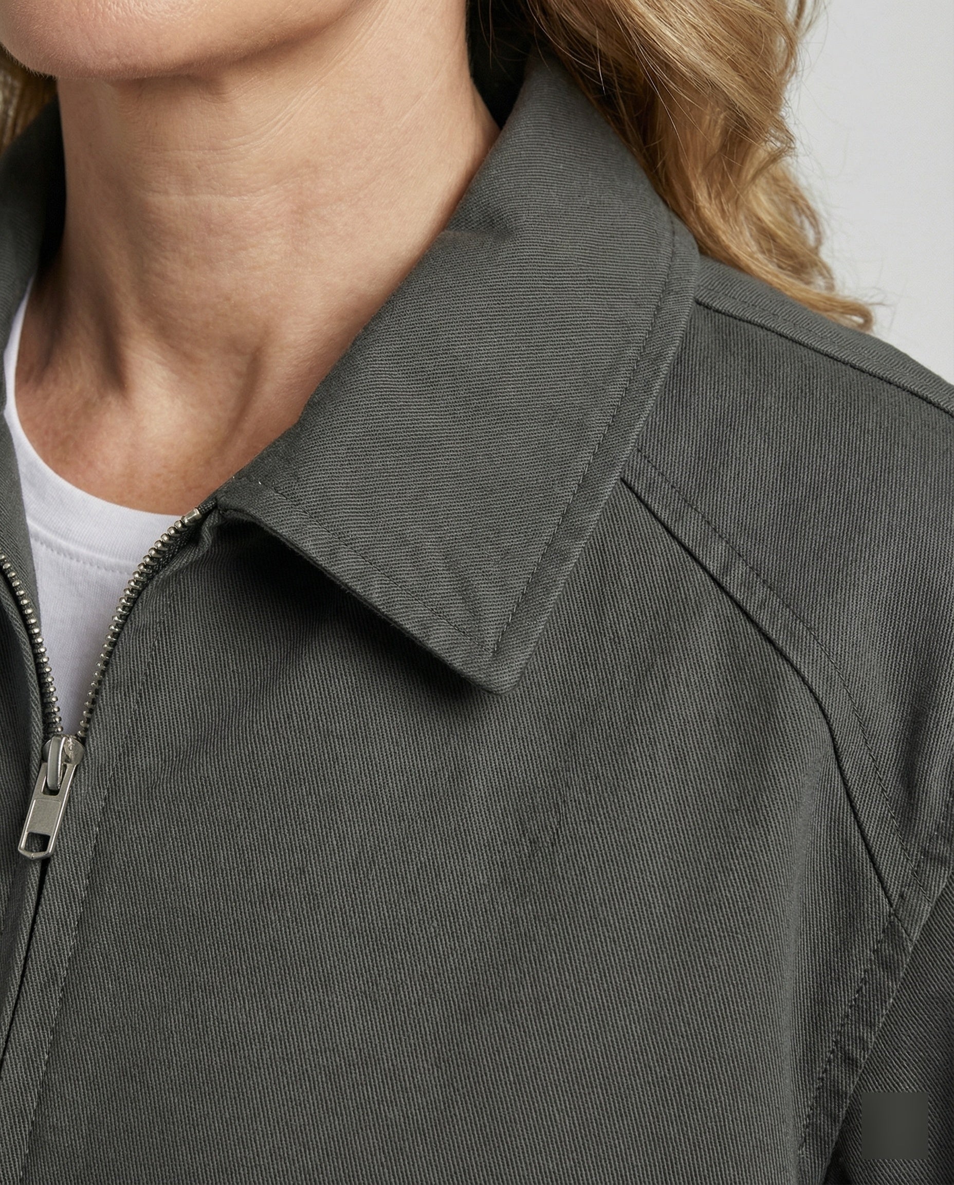 Locker geschnittene Cleanfit Anzugjacke für Damen und Herren im Herbst - Image 2