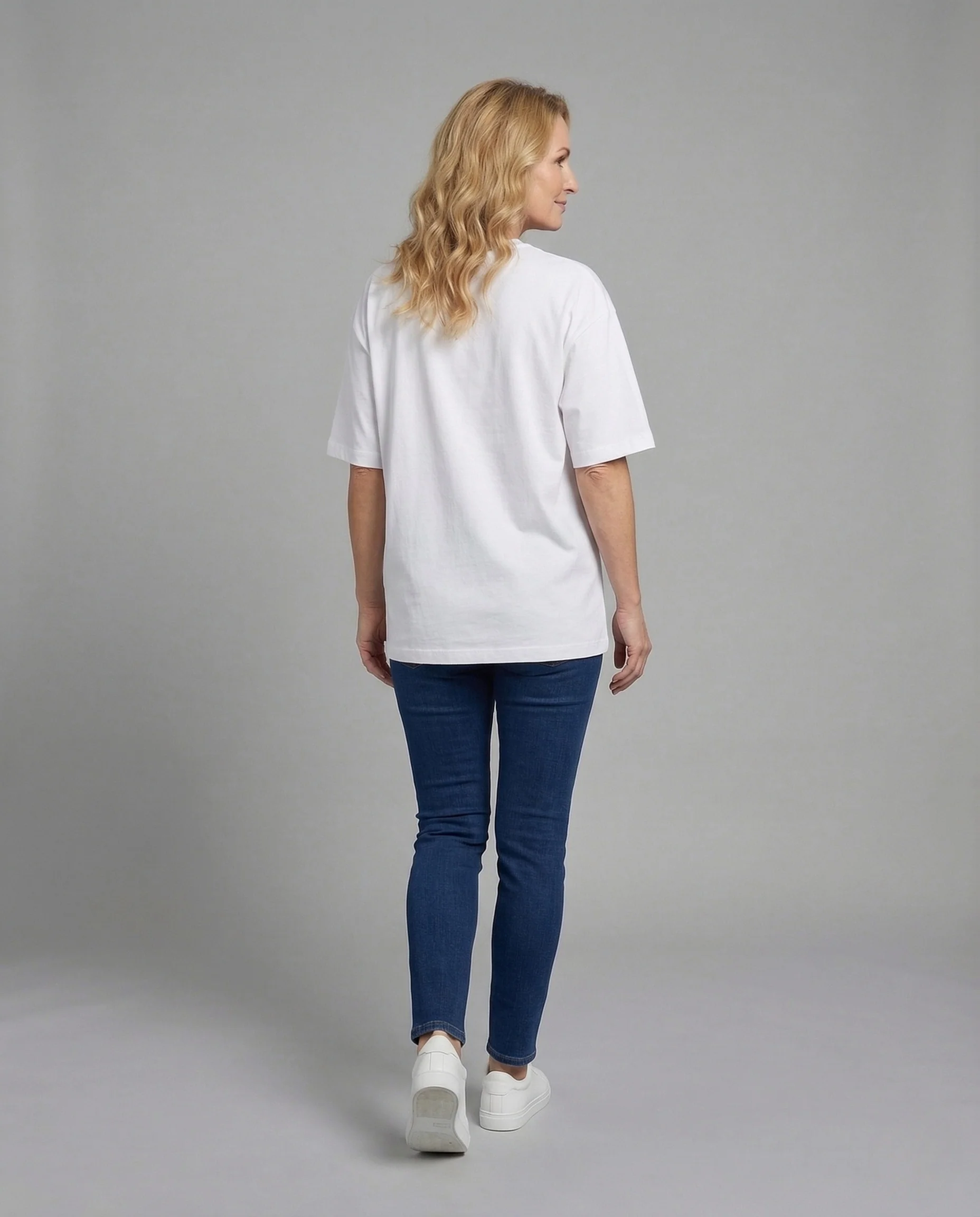 Unisex Oversize T Shirt mit Retro Logo Print - Image 4