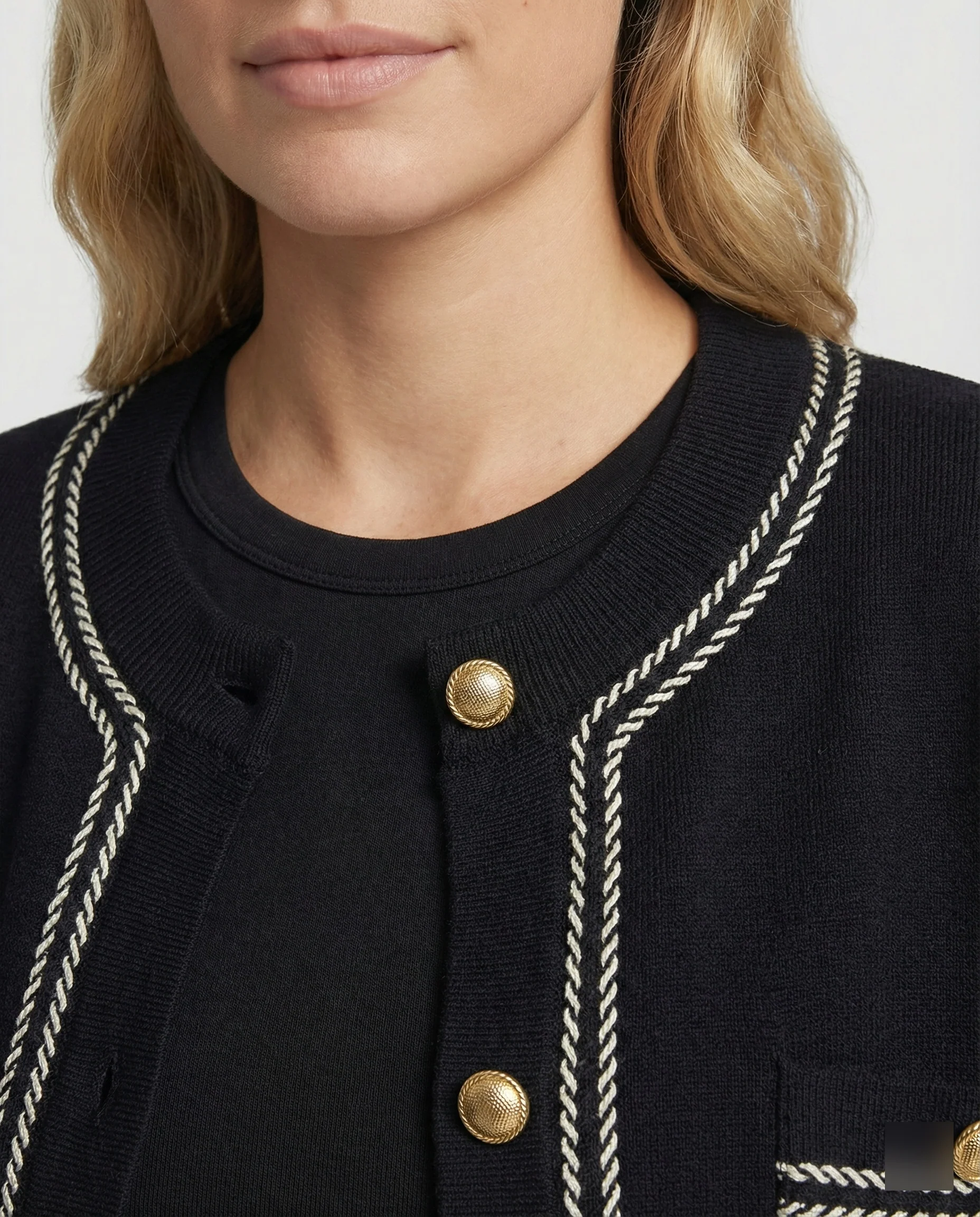 Zweiteiliges Feinstrick-Ensemble mit kurzem Cardigan - Image 3
